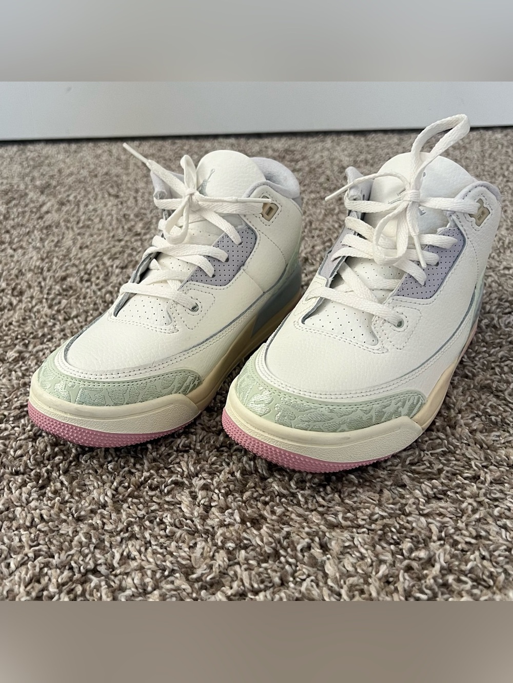 Nike Young Girl Pastel Jordan Retro 3 Sneakers Size 3